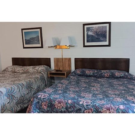 Scotwood Motel By Oyo Washburn Nd Eksteriør bilde